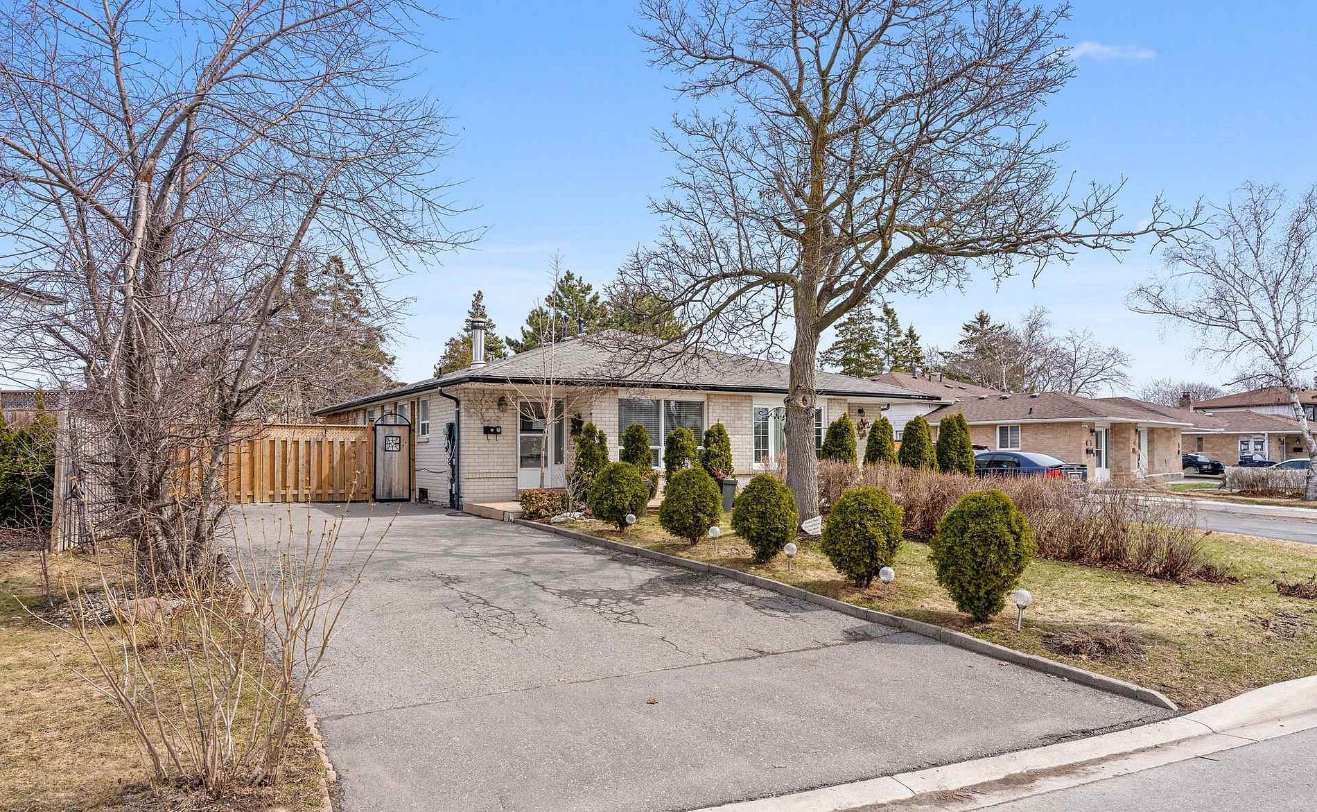 4 bed & 4 bath home with a rent ready basement, double garage, and bright open-concept layout.